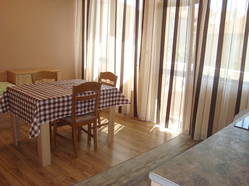 Marinela Apartments&Studio Pomorie Quarto foto